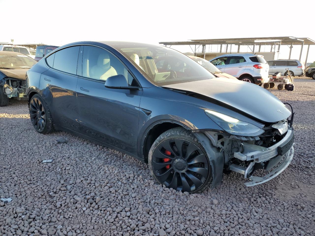 VIN 7SAYGDEF9NF415641 2022 TESLA MODEL Y no.4