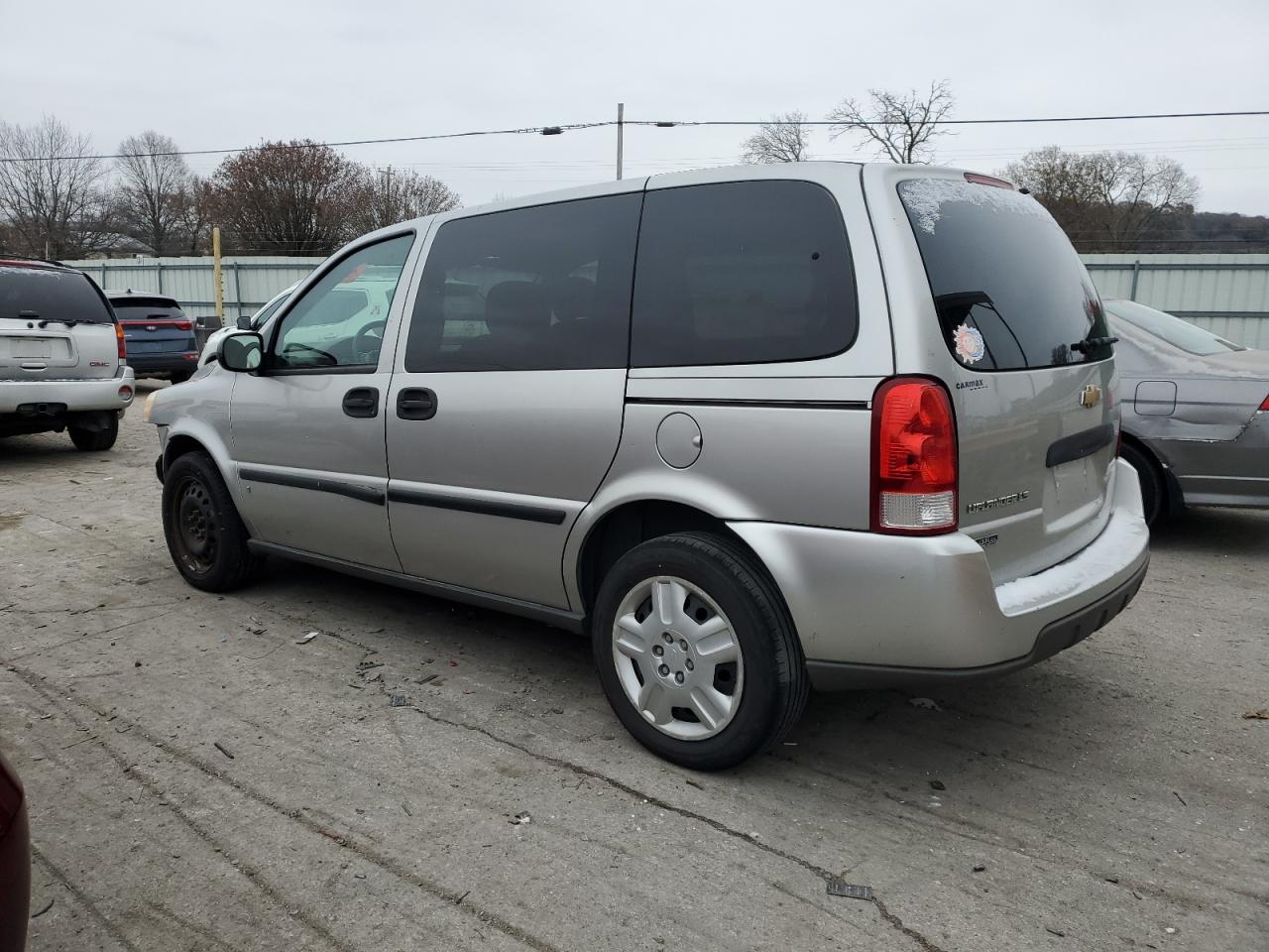 2008 Chevrolet Uplander - Image 2