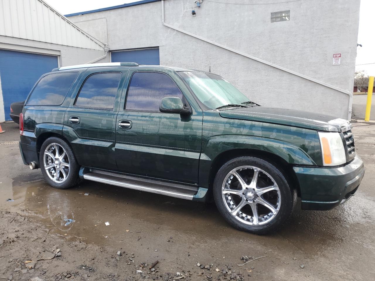 2002 Cadillac Escalade - Image 4