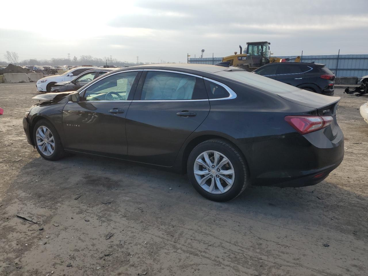 2022 Chevrolet Malibu - Image 2
