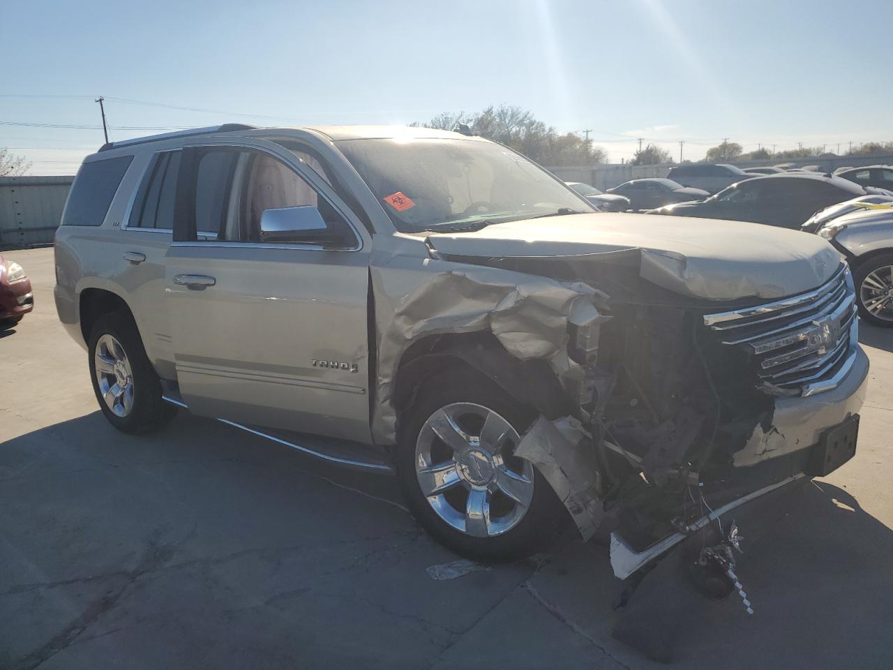 VIN 1GNSCCKC1FR303731 2015 CHEVROLET TAHOE no.4