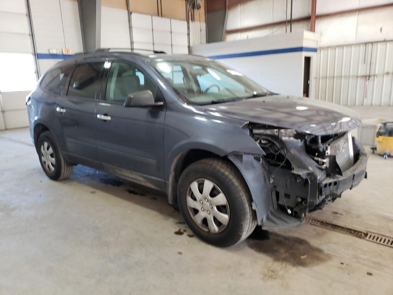 VIN 1GNKRFKD5EJ305861 2014 CHEVROLET TRAVERSE no.4