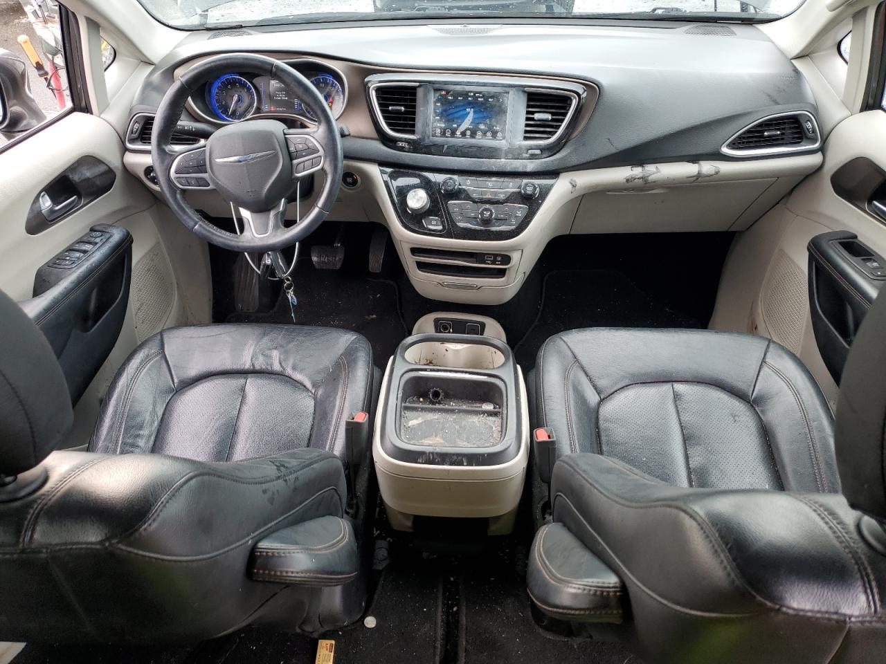 2019 Chrysler Pacifica Touring L VIN: 2C4RC1BG4KR733255 Lot: 84068334