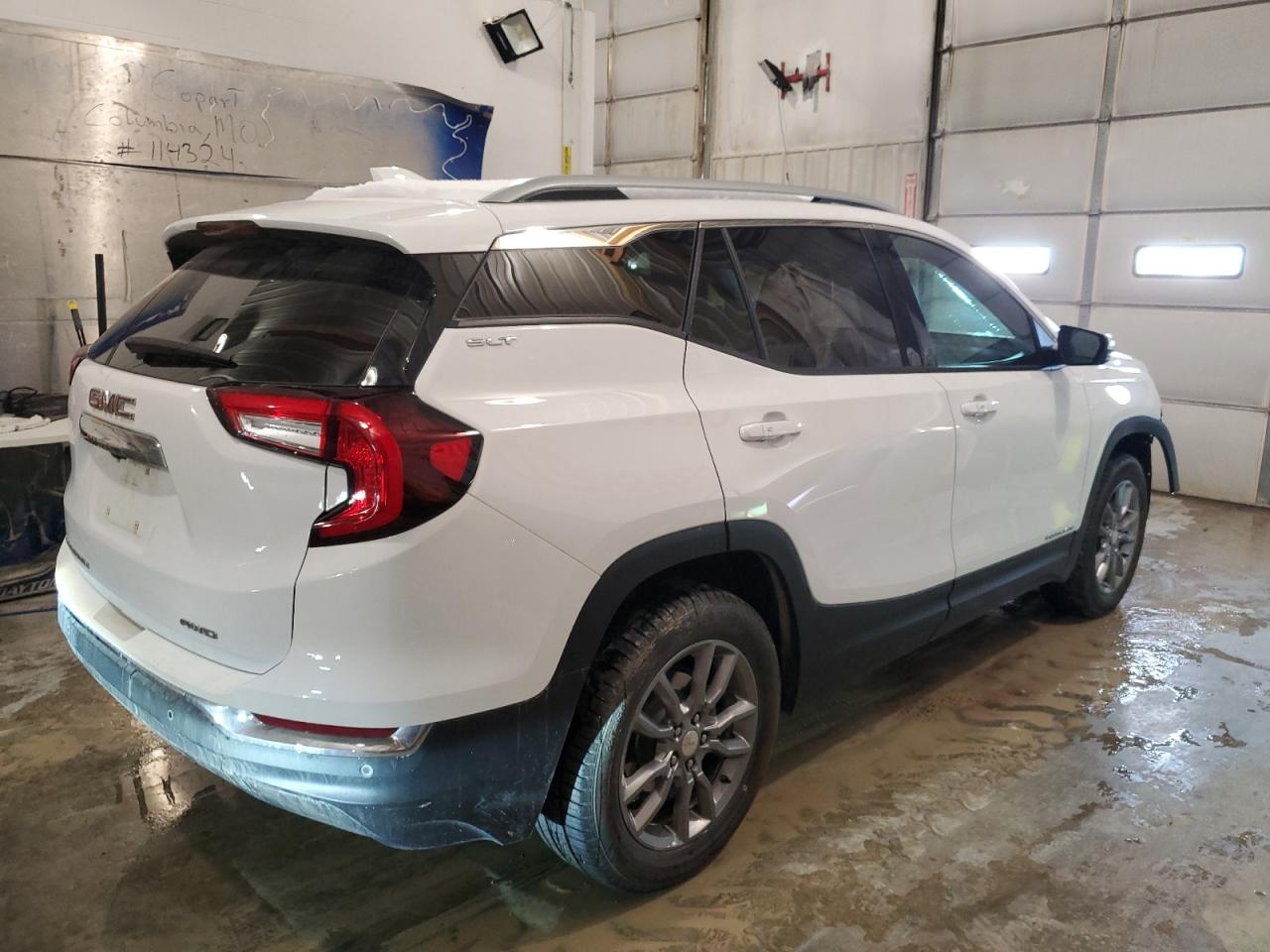 2022 GMC Terrain - Image 3