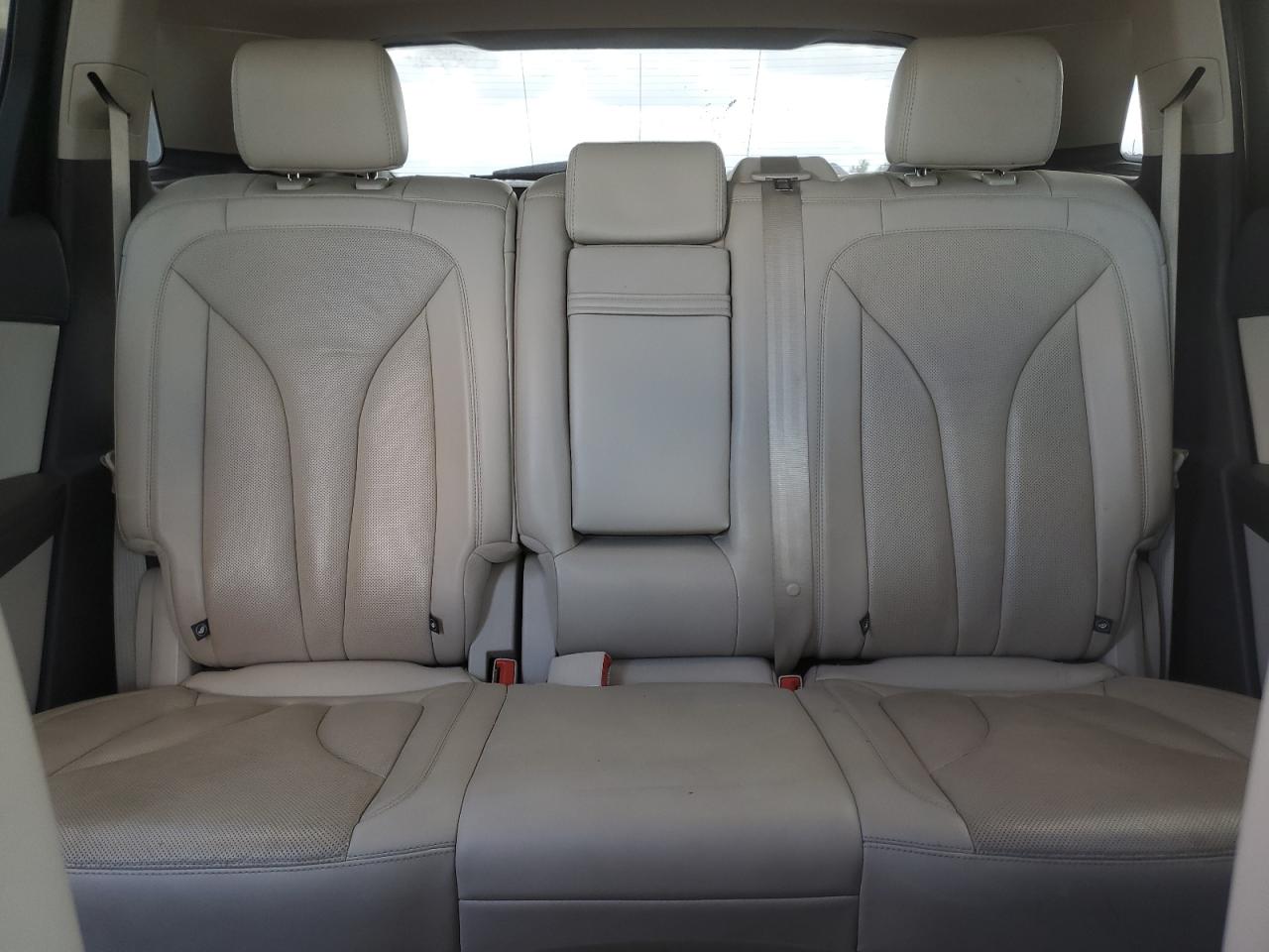 2019 Lincoln Nautilus - Image 10