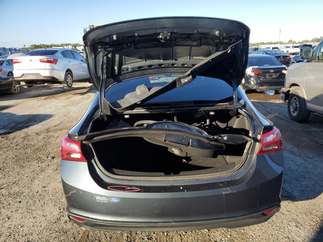 2021 Chevrolet Malibu - Image 6