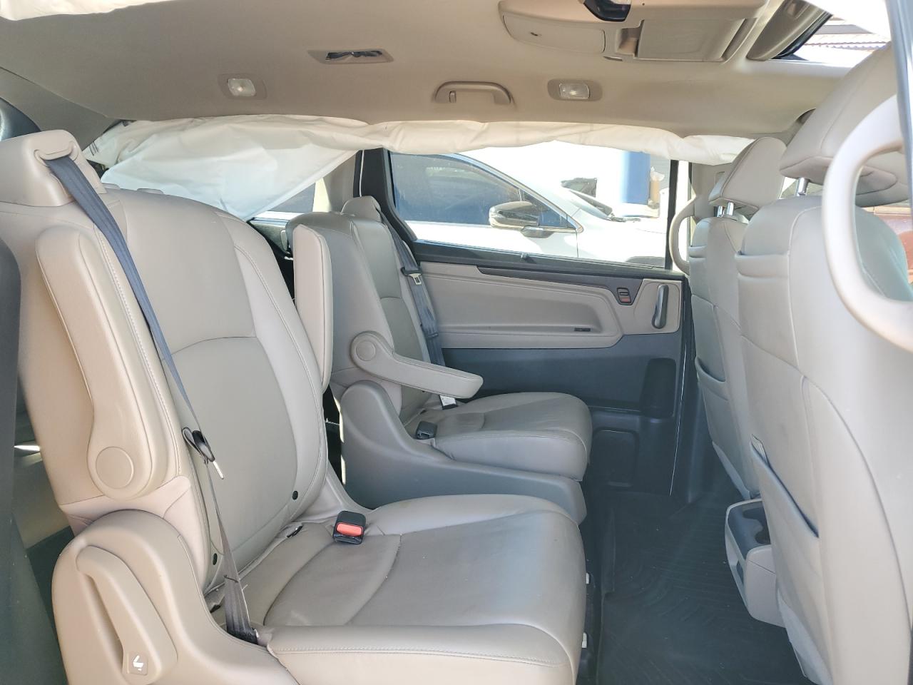 2018 Honda Odyssey - Image 11