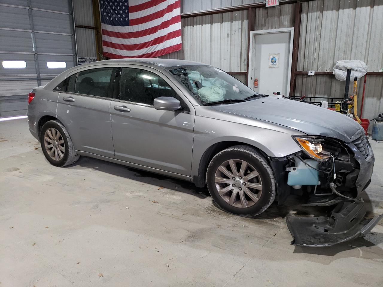 VIN 1C3CCBBB0DN541867 2013 CHRYSLER 200 no.4