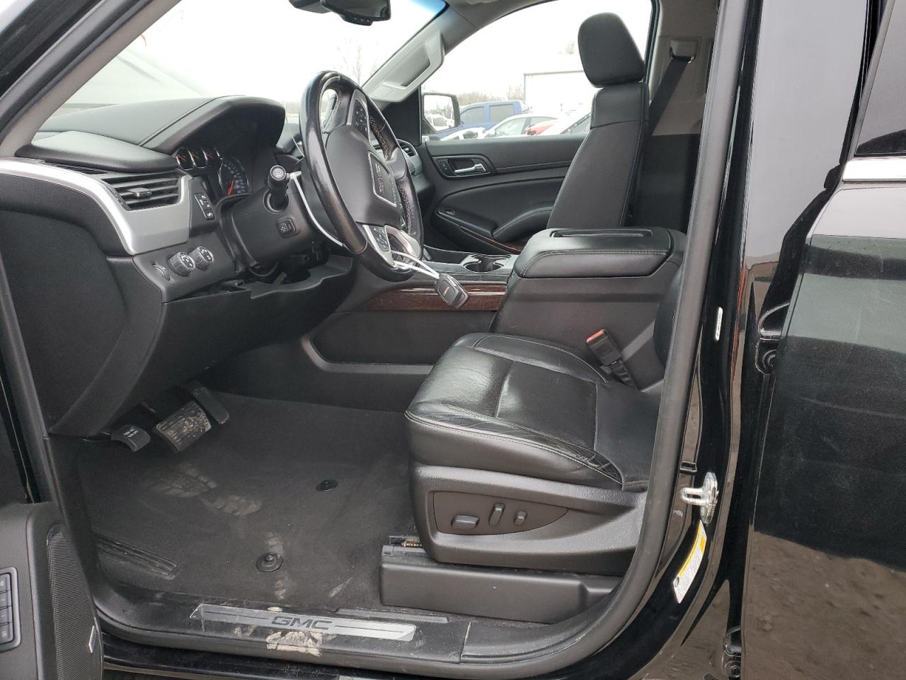 2019 GMC Yukon Xl K1500 Slt VIN: 1GKS2GKC5KR159781 Lot: 84168734