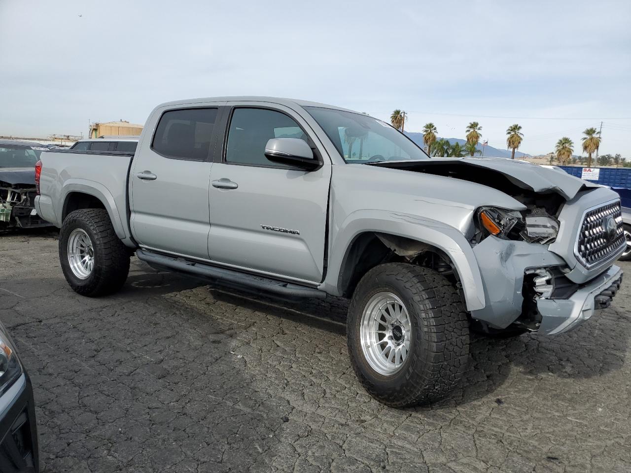 VIN 3TMAZ5CN6JM072558 2018 TOYOTA TACOMA no.4