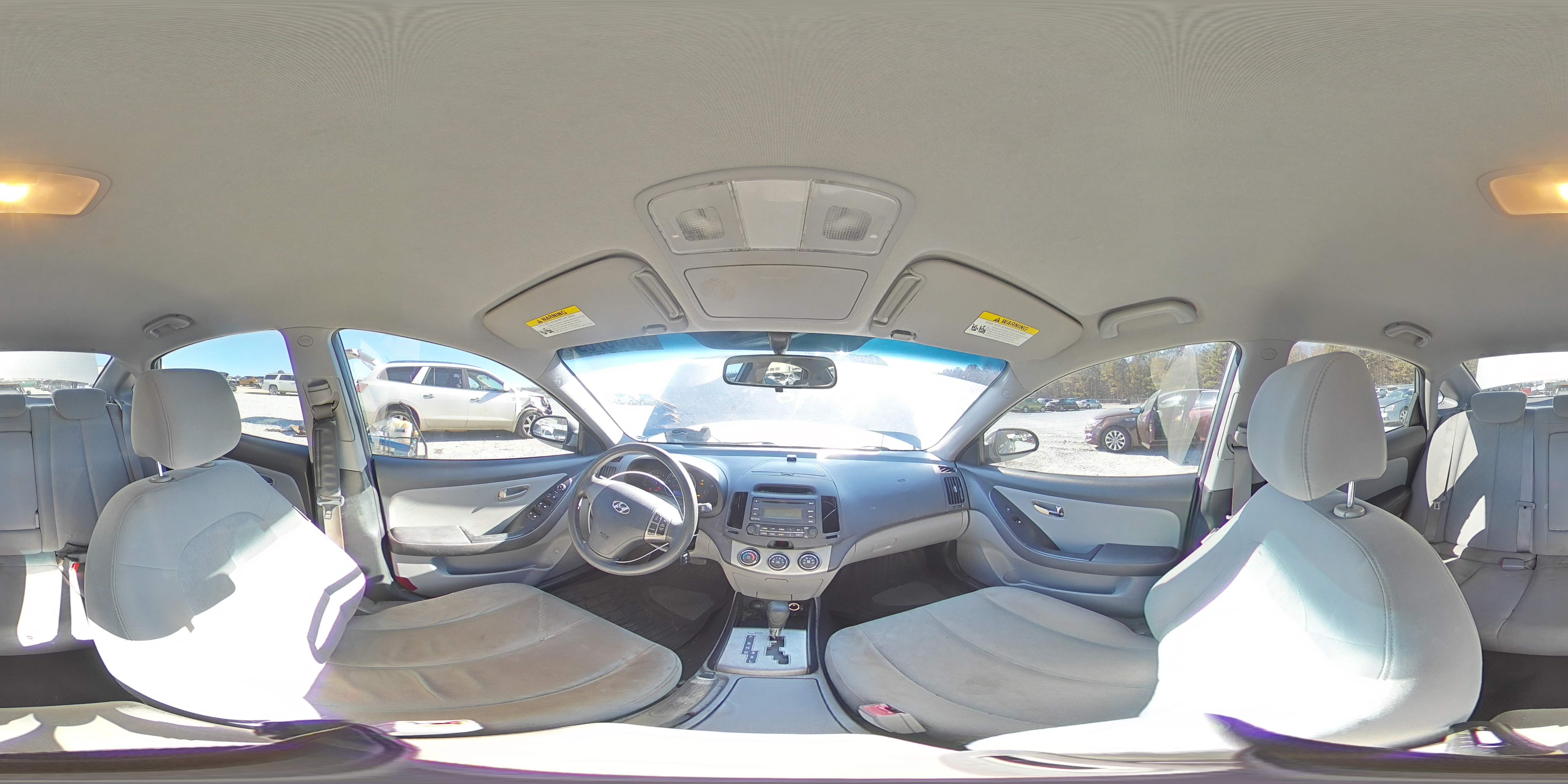 2010 Hyundai Elantra - Image 13