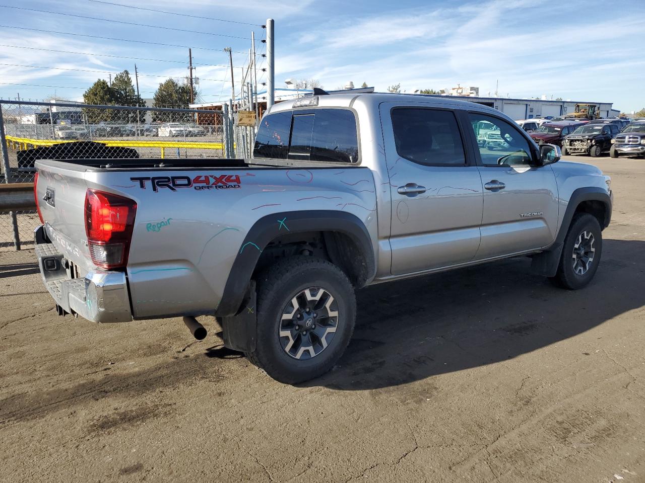 VIN 5TFCZ5AN8KX171423 2019 TOYOTA TACOMA no.3