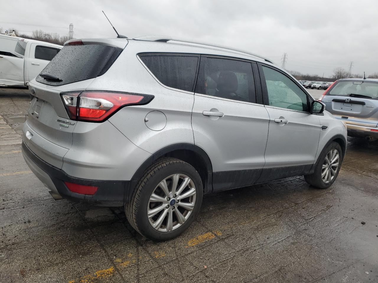 VIN 1FMCU0JD9HUC94582 2017 FORD ESCAPE no.3