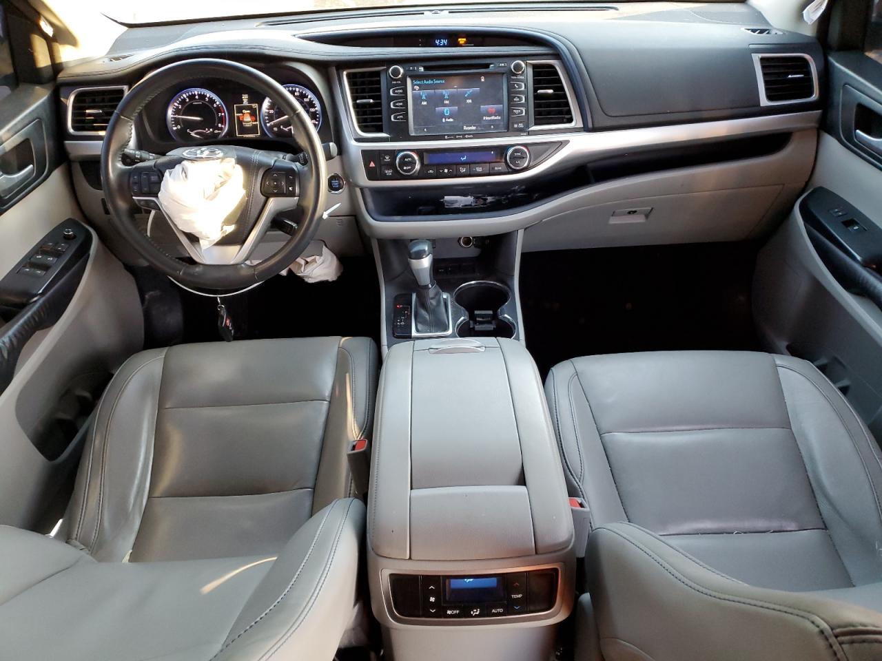 2016 Toyota Highlander - Image 8