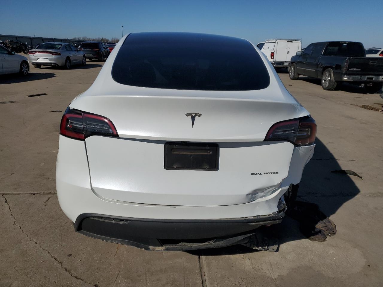 2023 Tesla Model Y VIN: 7SAYGDEE2PA139861 Lot: 85033064