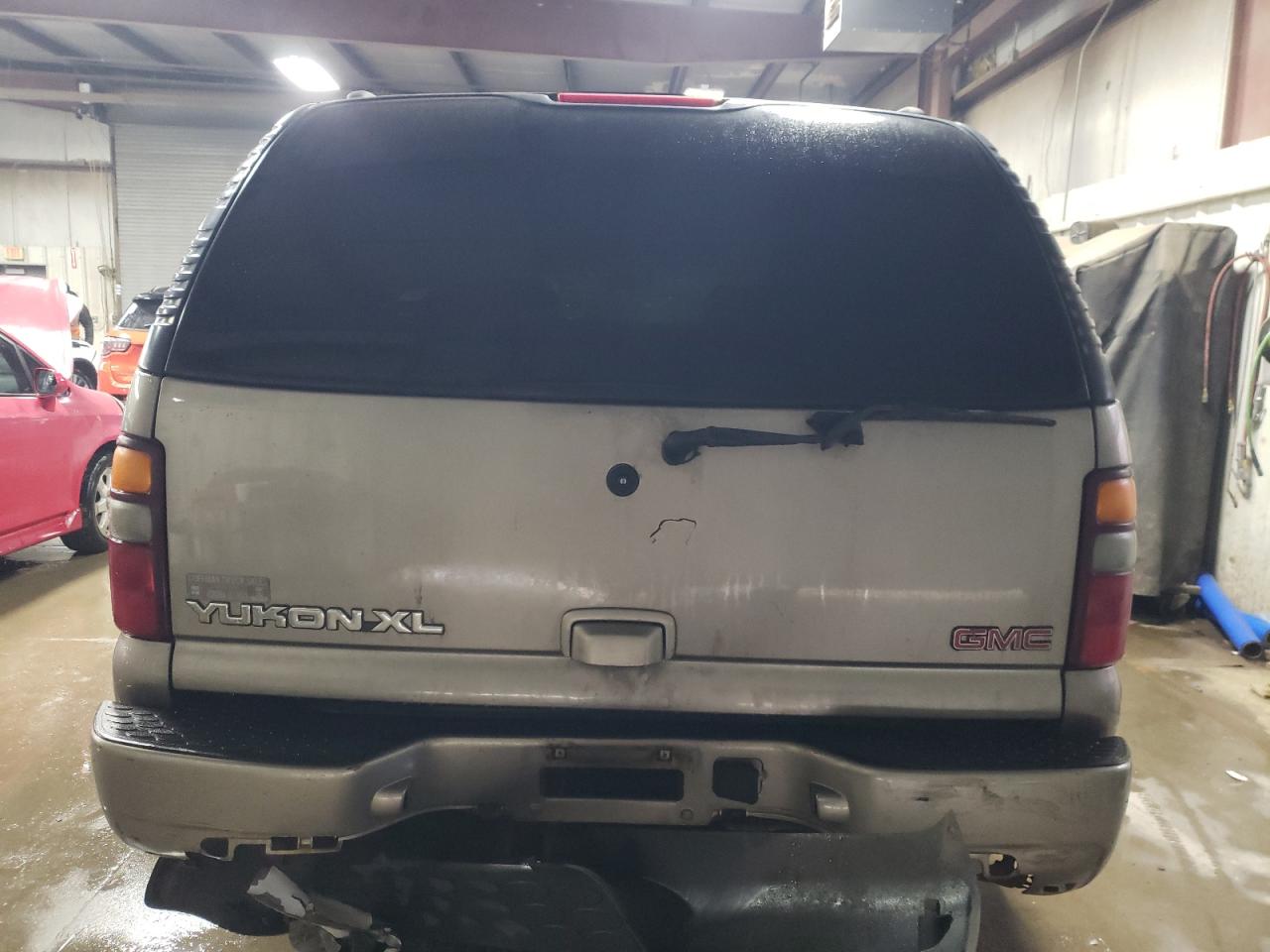 2002 GMC Denali Xl K1500 VIN: 1GKFK66U12J185341 Lot: 85277234