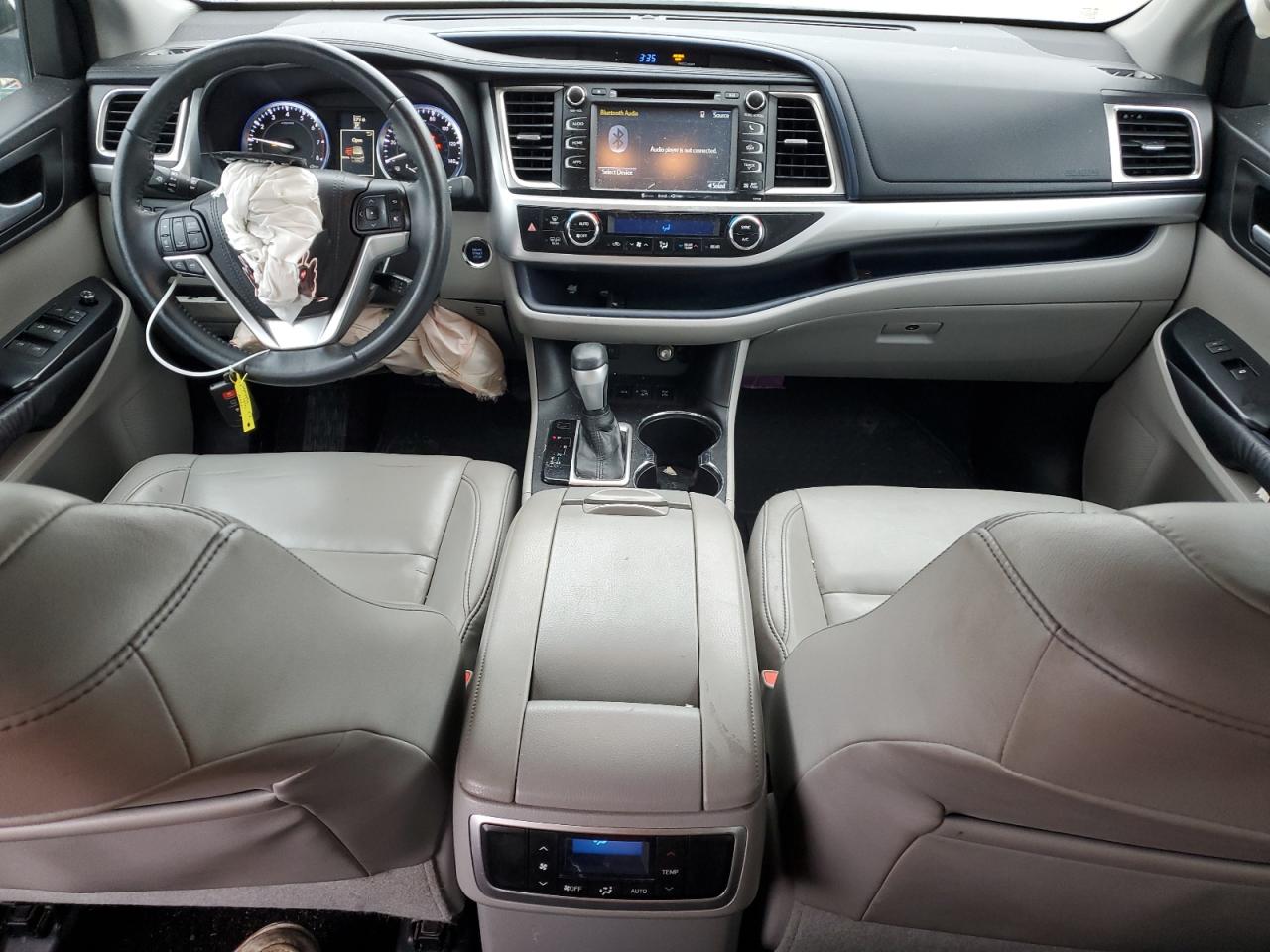 2016 Toyota Highlander - Image 8