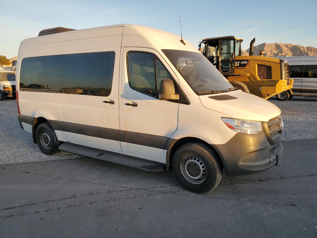 VIN WDZPF0CD9KP101513 2019 MERCEDES-BENZ SPRINTER no.4