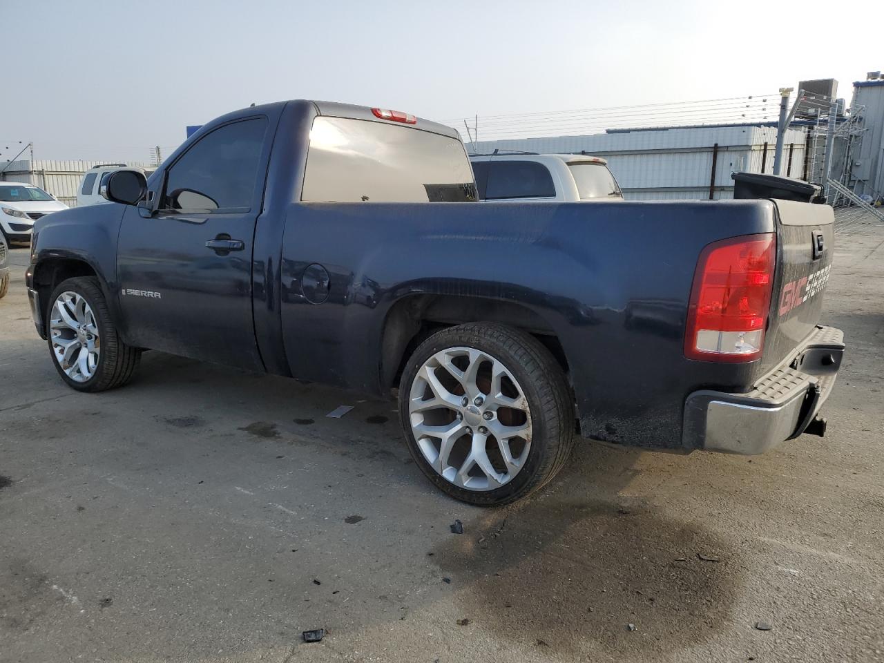 2008 GMC Sierra - Image 2
