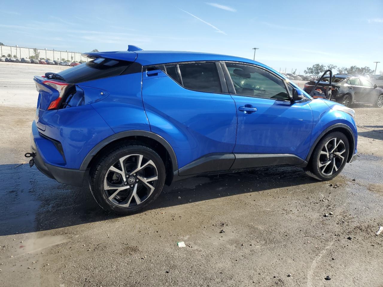 VIN JTNKHMBX3J1003386 2018 TOYOTA C-HR no.3