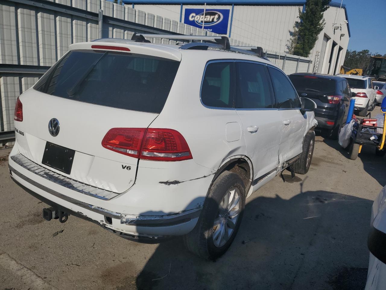 VIN WVGEF9BP7GD000773 2016 VOLKSWAGEN TOUAREG no.3