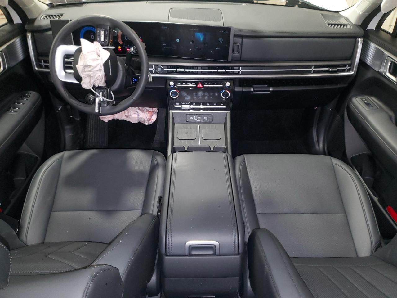 2025 Hyundai Santa Fe - Image 8