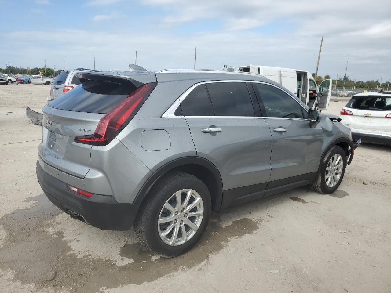 VIN 1GYAZAR45PF215610 2023 CADILLAC XT4 no.3