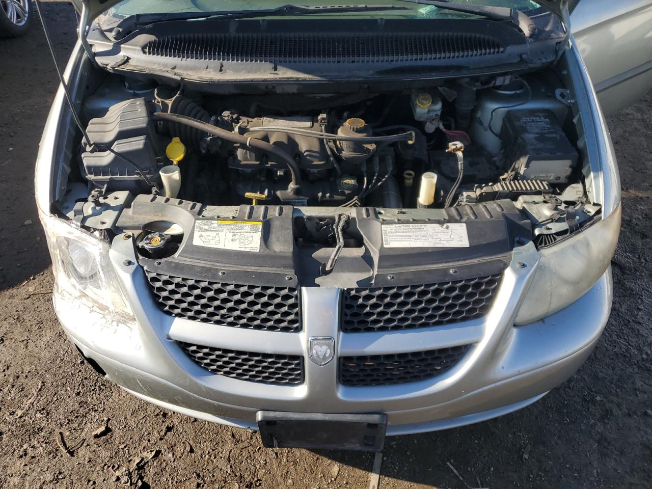 2003 Dodge Caravan - Image 12