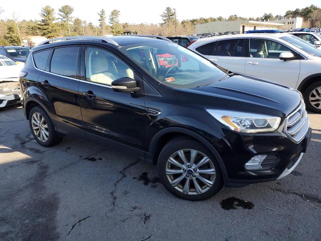  FORD ESCAPE 2017 Czarny