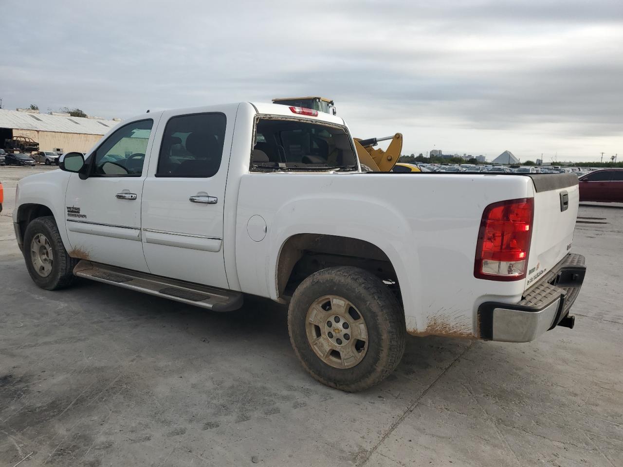 2011 GMC Sierra - Image 2
