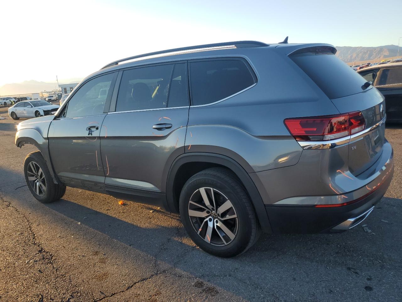 2021 Volkswagen Atlas - Image 2