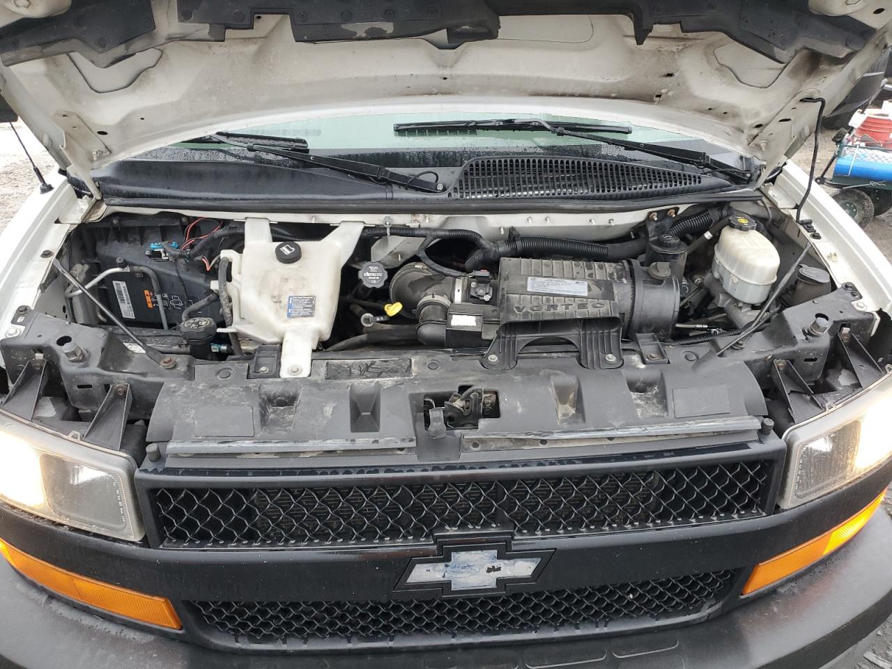 2018 Chevrolet Express - Image 11