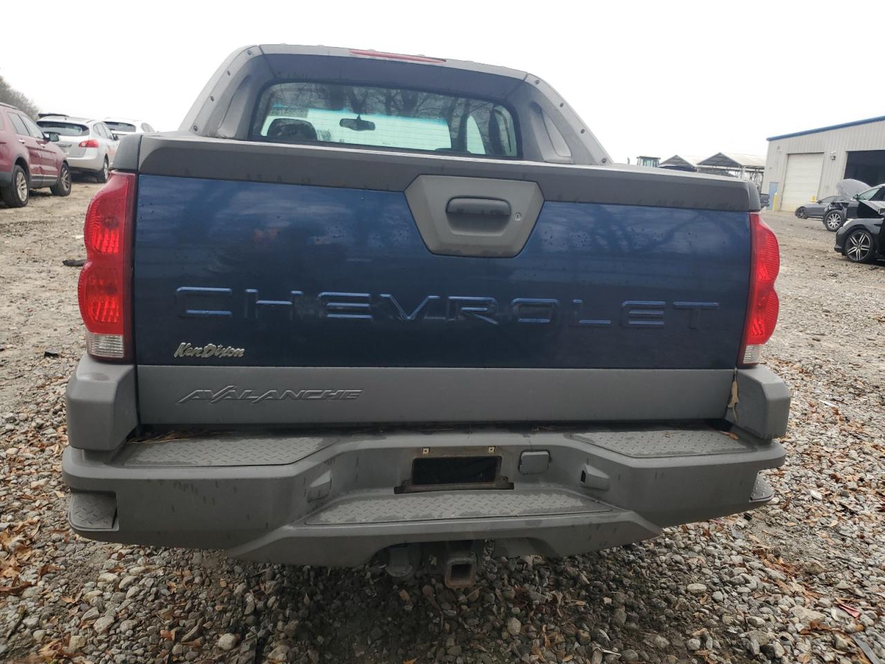 2002 Chevrolet Avalanche - Image 6