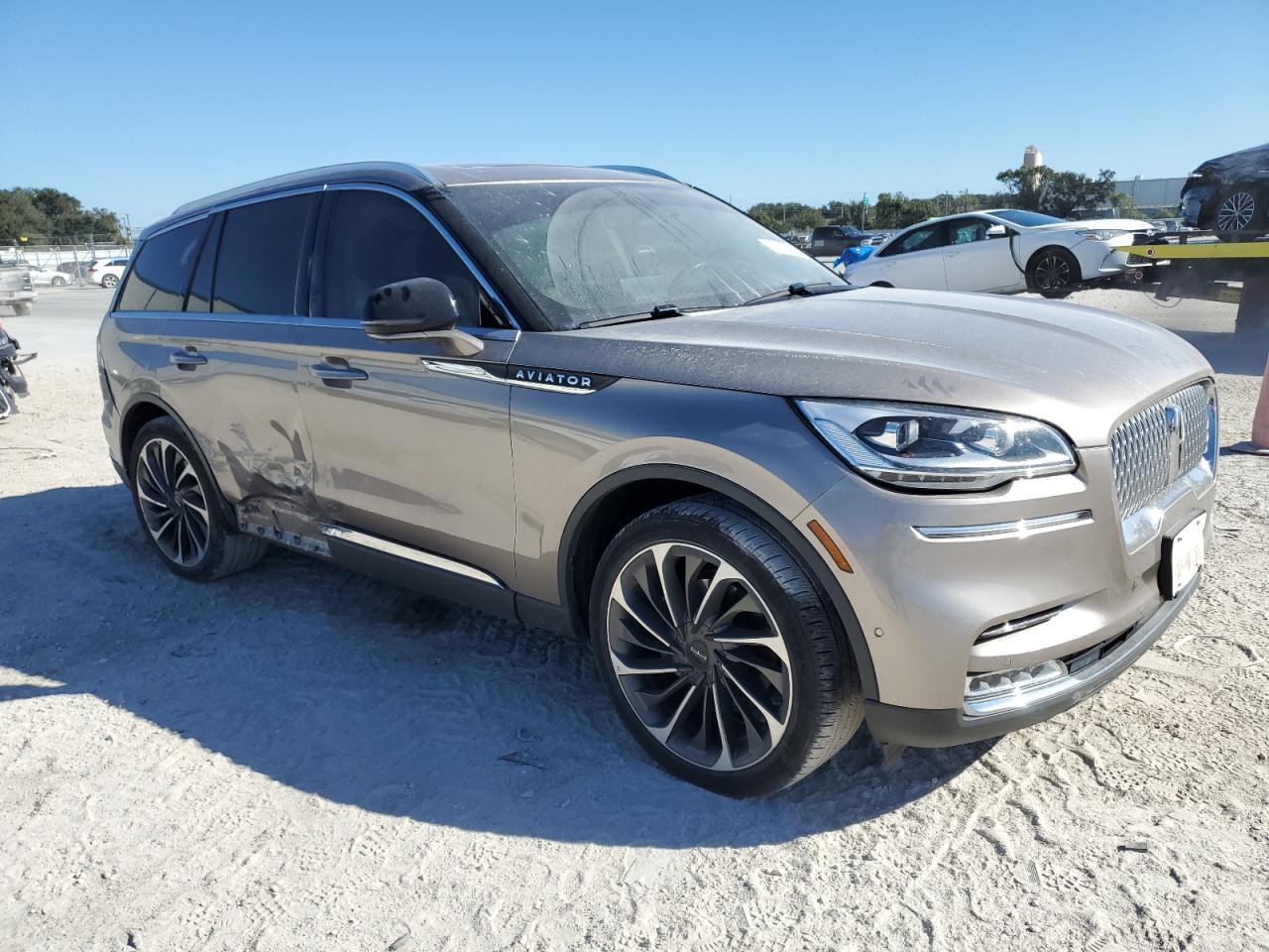 2020 Lincoln Aviator - Image 4