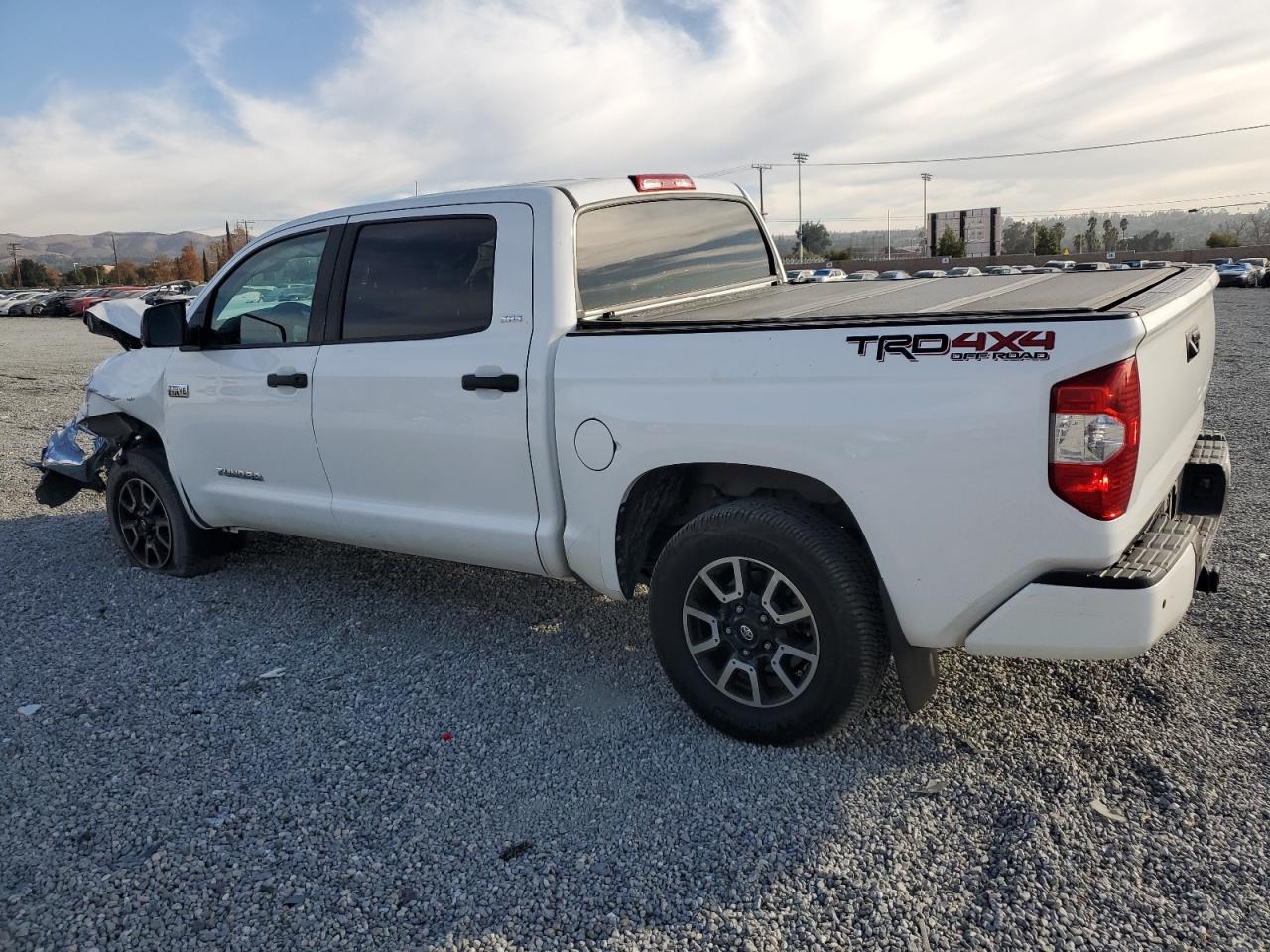 VIN 5TFDY5F10GX515749 2016 TOYOTA TUNDRA no.2