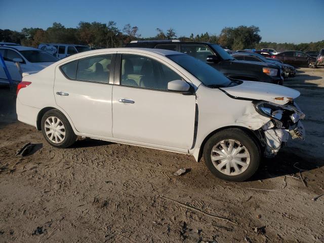  NISSAN VERSA 2015 Белый