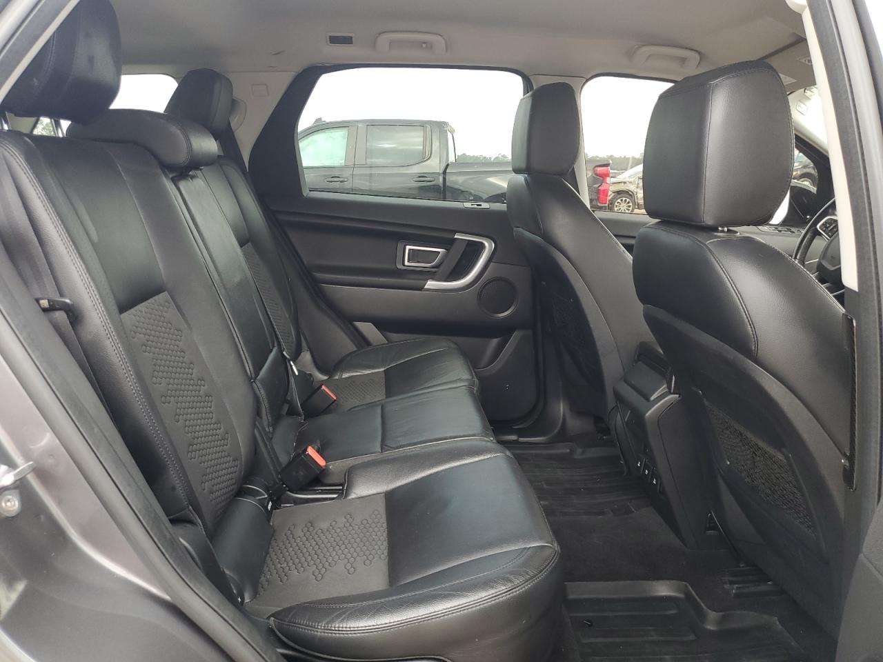 2019 Land Rover Discovery - Image 11