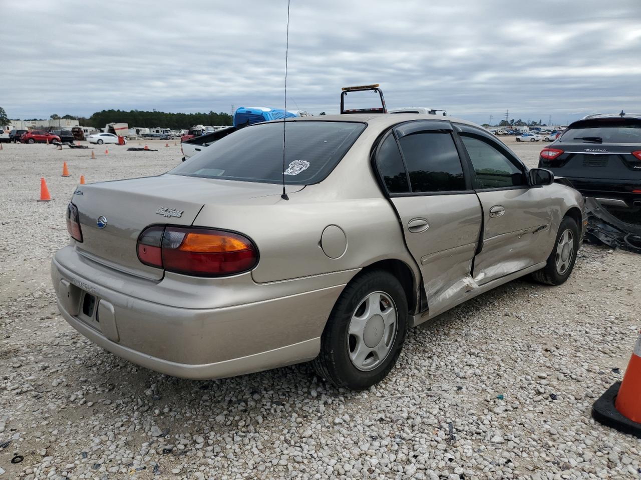 2000 Chevrolet Malibu - Image 3
