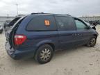 2004 Chrysler Town & Country Lx продається в Appleton, WI - All Over