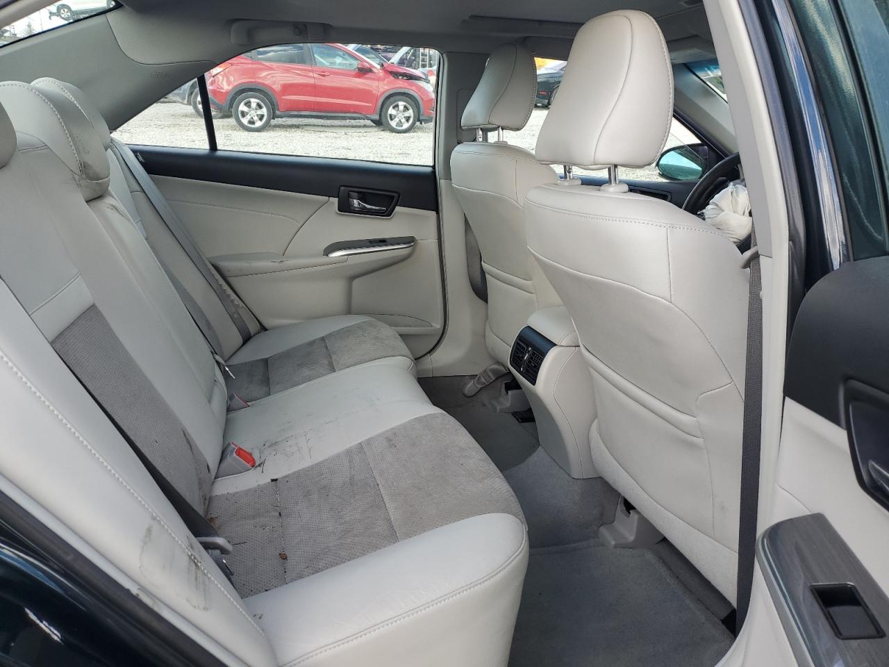 2013 Toyota Camry - Image 10