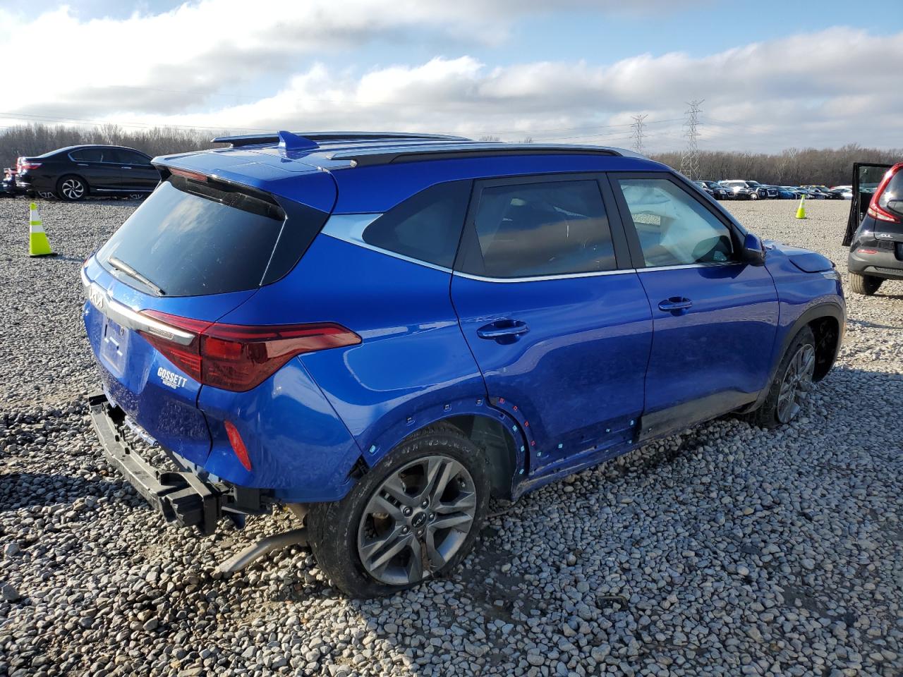2023 Kia Seltos - Image 3