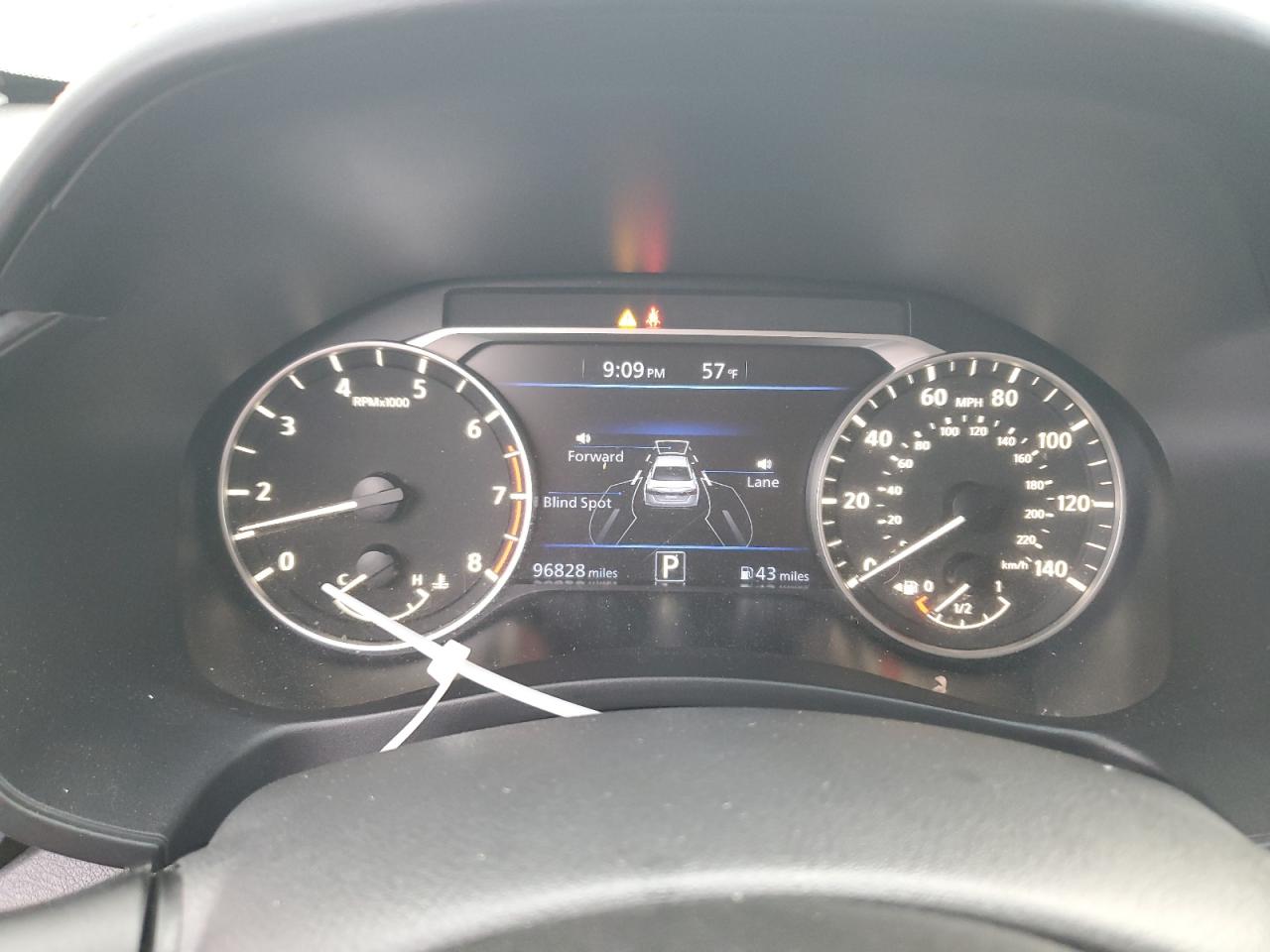 2020 Nissan Altima - Image 9