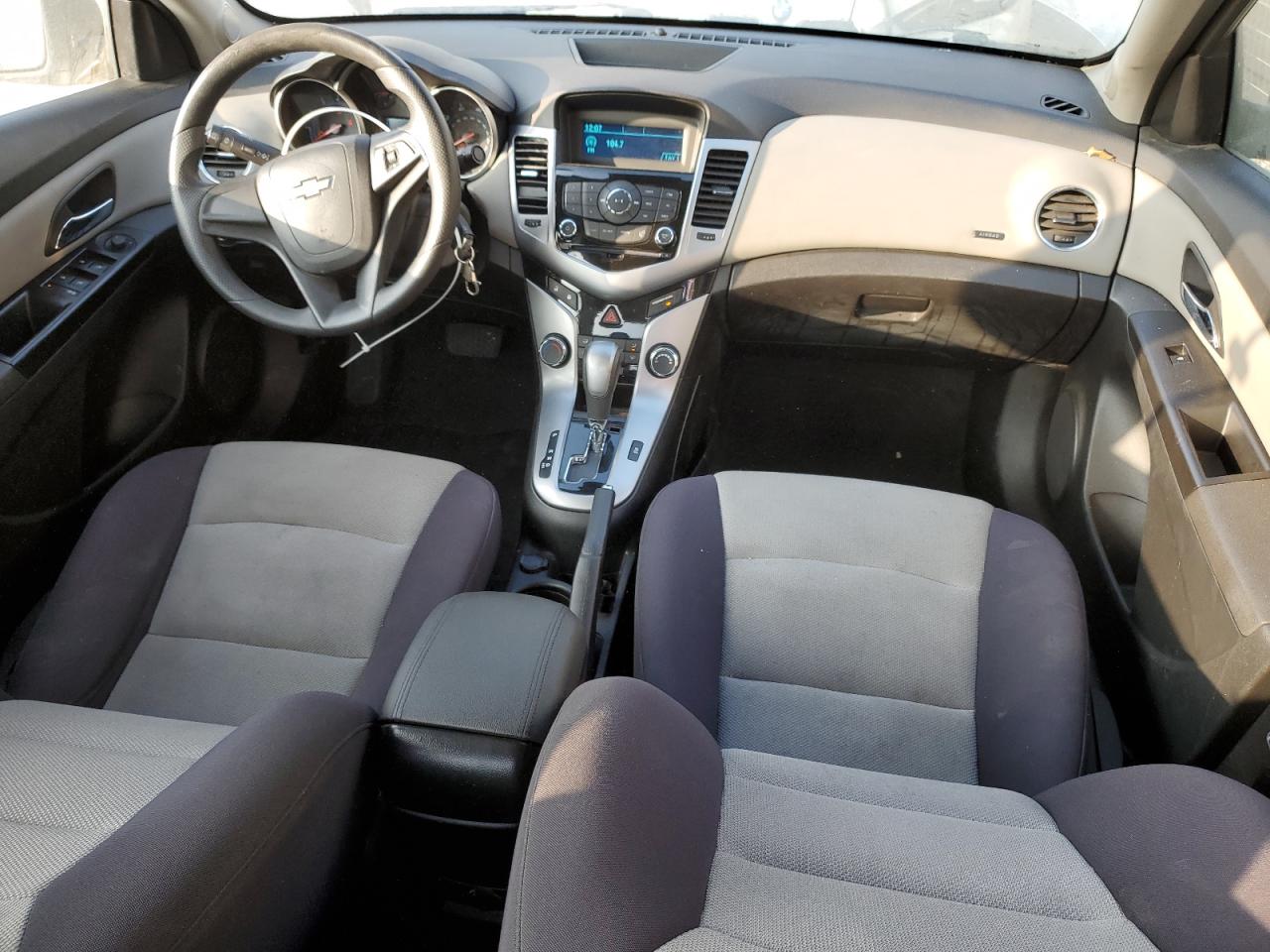 2013 Chevrolet Cruze - Image 8