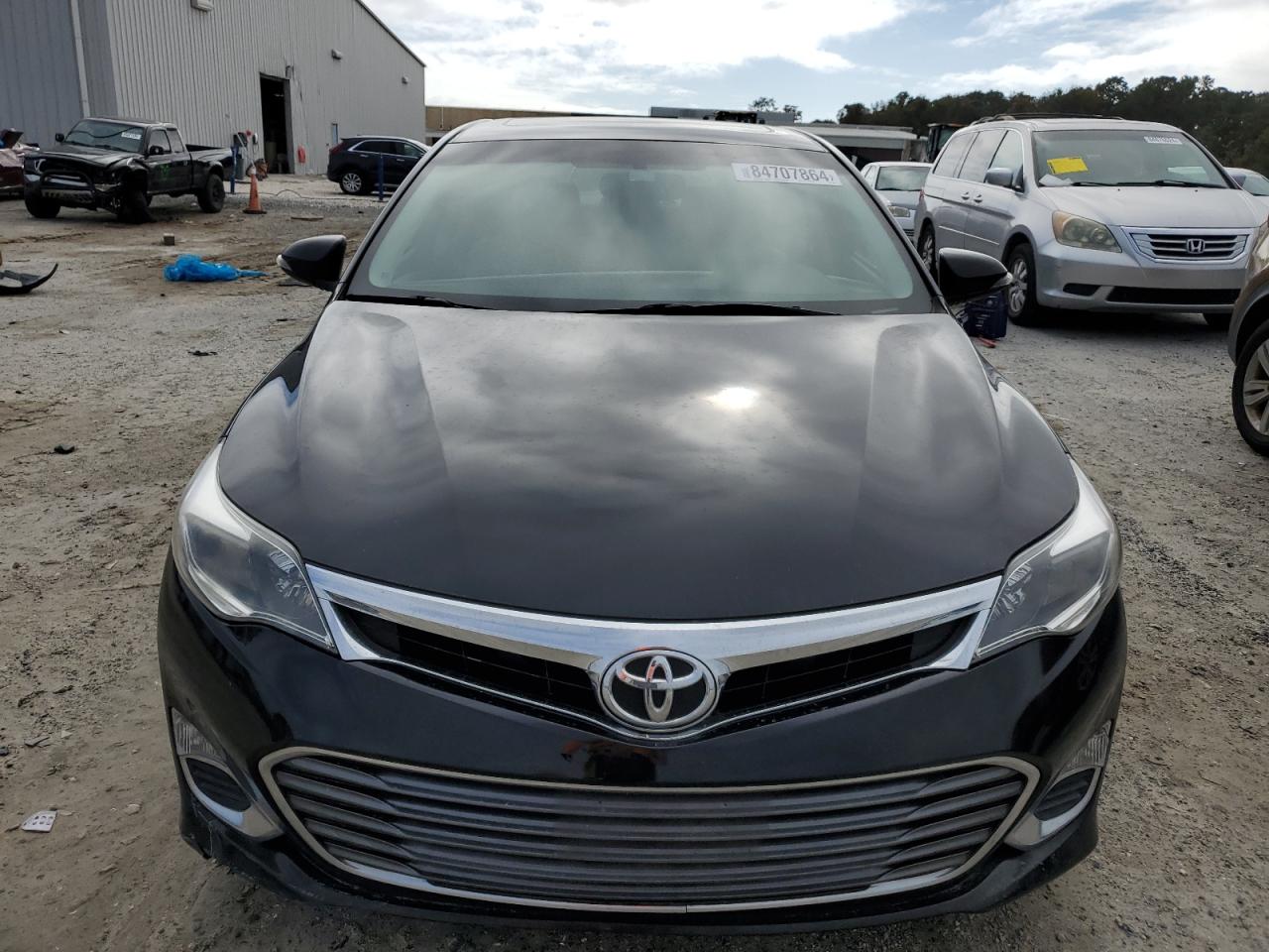 2014 Toyota Avalon - Image 5