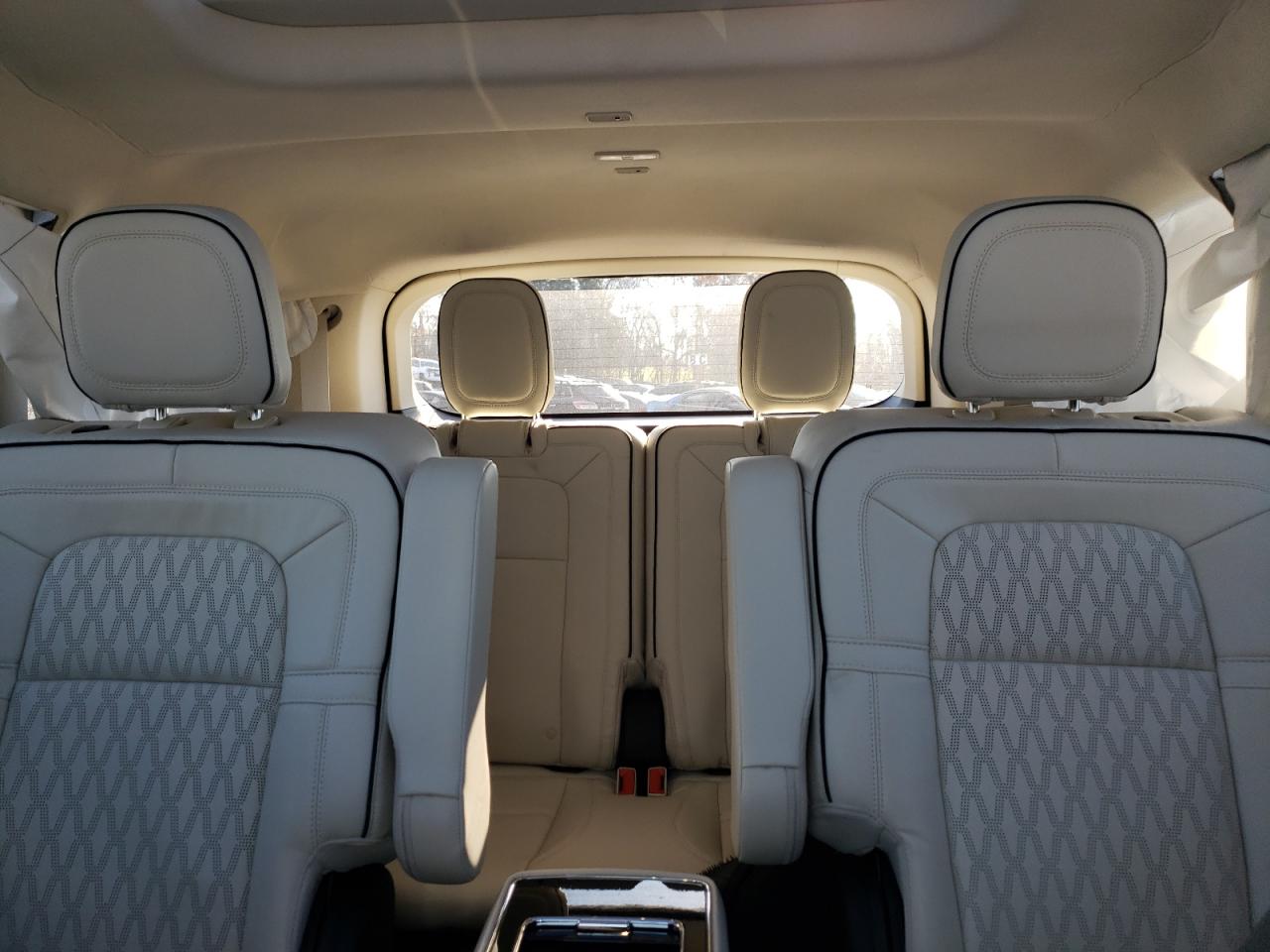 2020 Lincoln Aviator - Image 10