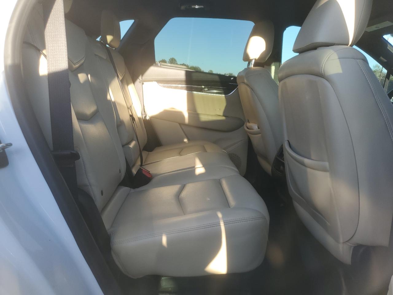 2017 Cadillac XT5 - Image 11
