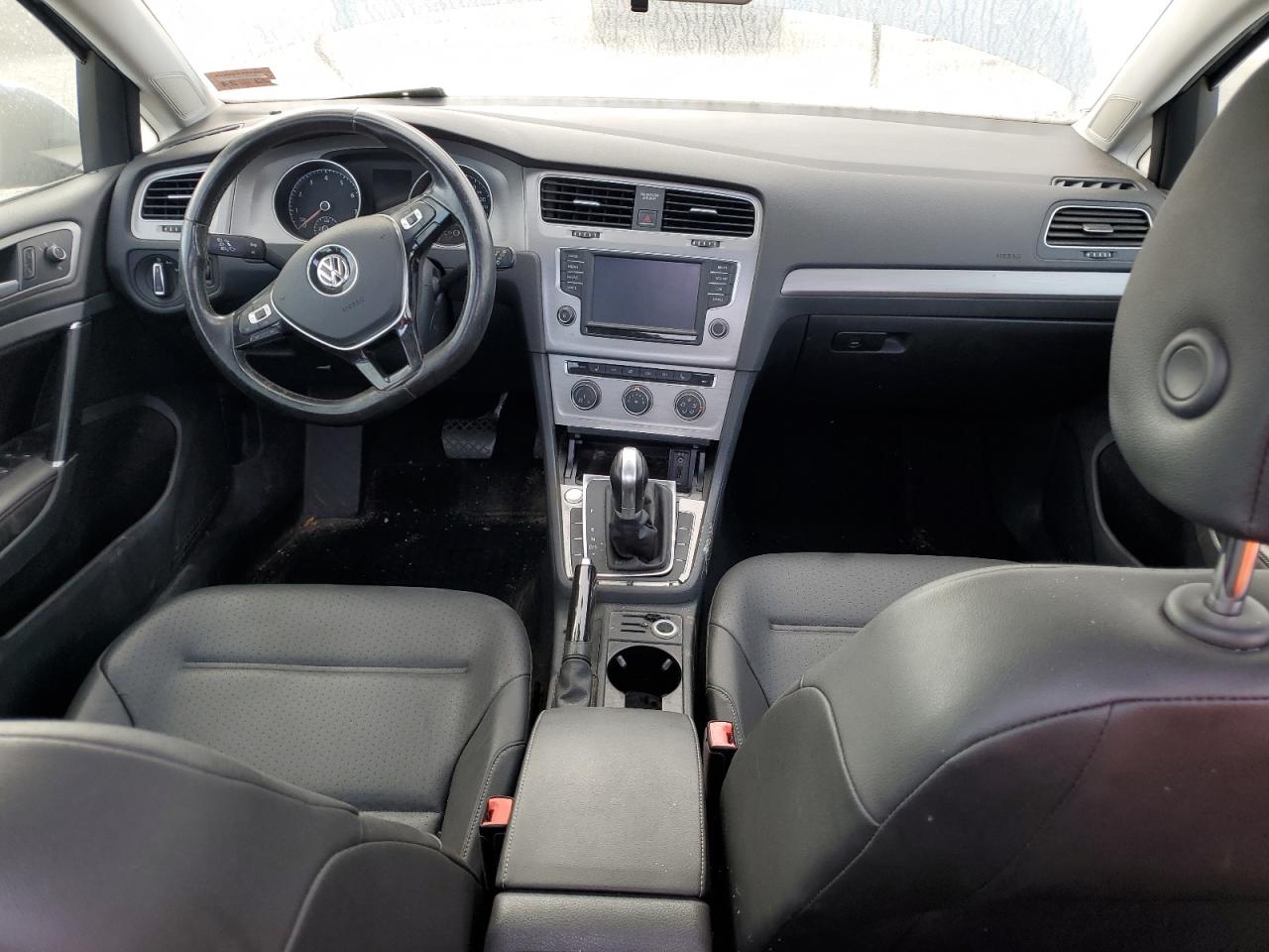 2016 Volkswagen Golf - Image 8