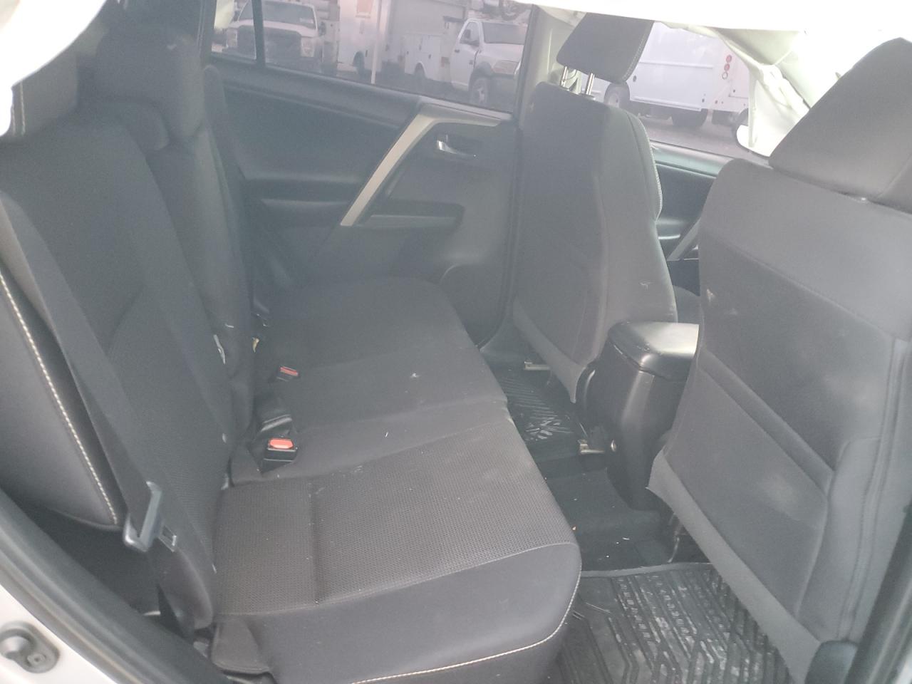 2018 Toyota RAV 4 - Image 11