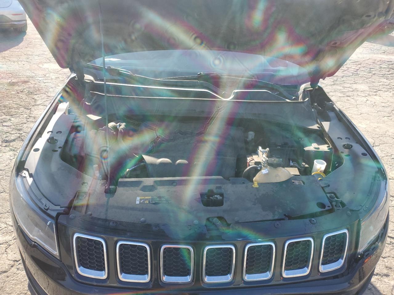 2017 Jeep Compass - Image 13