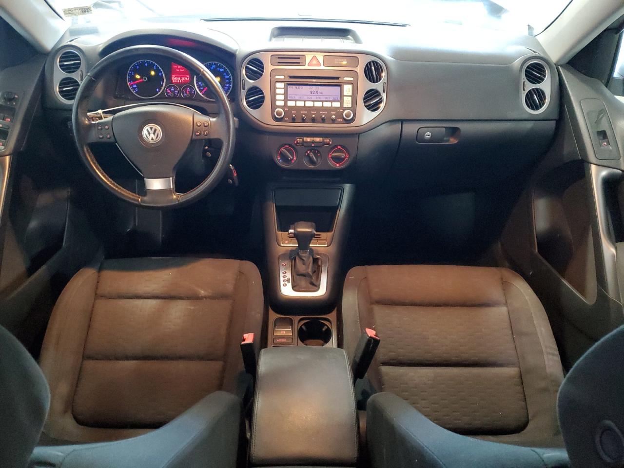 2009 Volkswagen Tiguan - Image 8